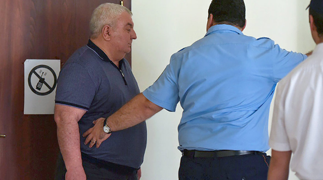 Юрий Хачатуров попросил следствие перевести на русский 76 томов материалов уголовного дела
