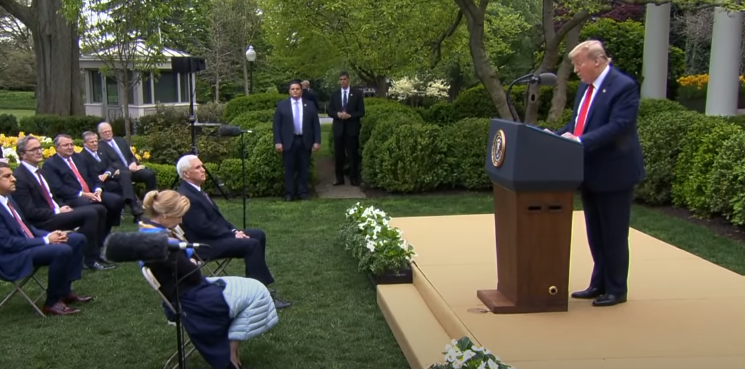 Трамп временно прекращает финансировать ВОЗ (видео)