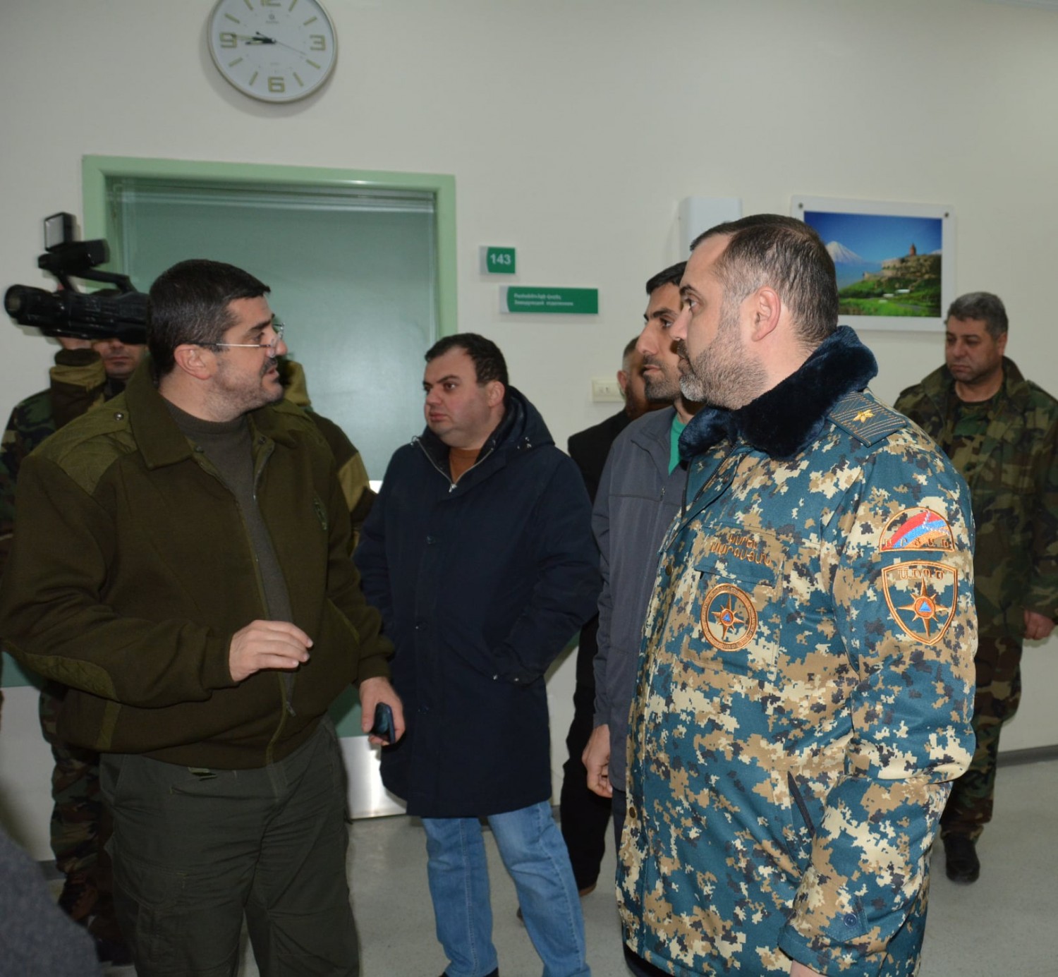 Найденные в Карабахе армянские солдаты пока останутся под присмотром врачей