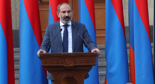 Премьер-министр Армении Никол Пашинян подал в отставку (видео)